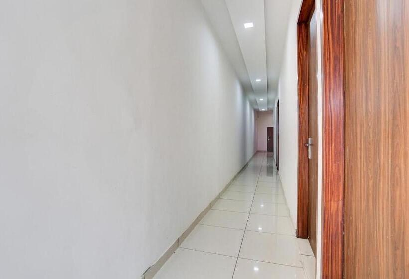 호텔 Oyo 81234 Rock Star