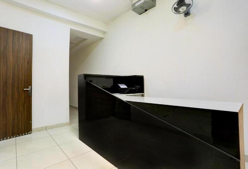 호텔 Oyo 81234 Rock Star