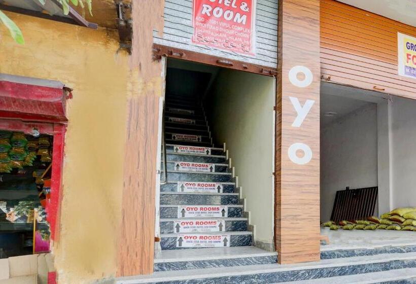 호텔 Oyo 81234 Rock Star