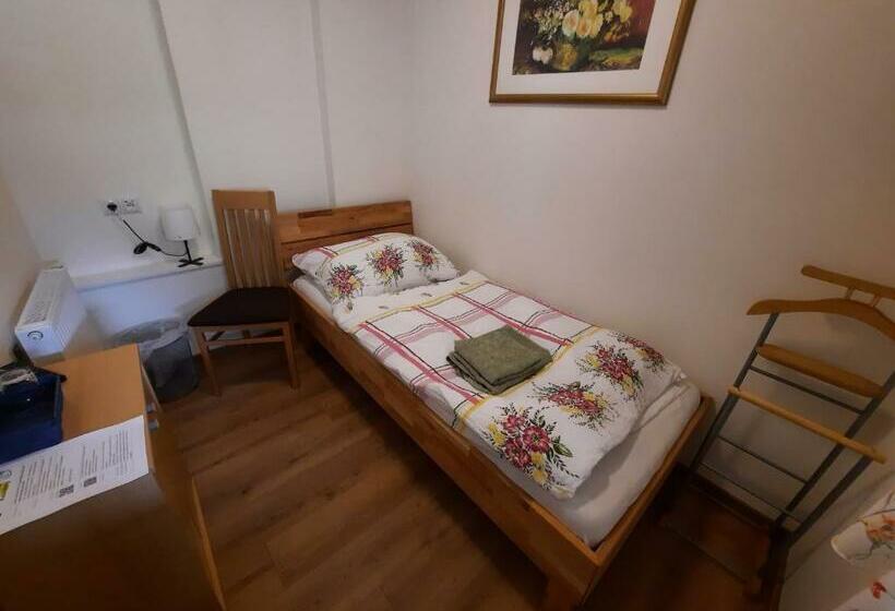 호스텔 Kirchenwirt