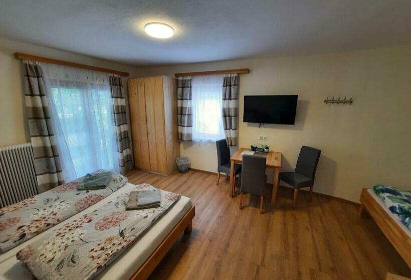 فندق صغير Kirchenwirt