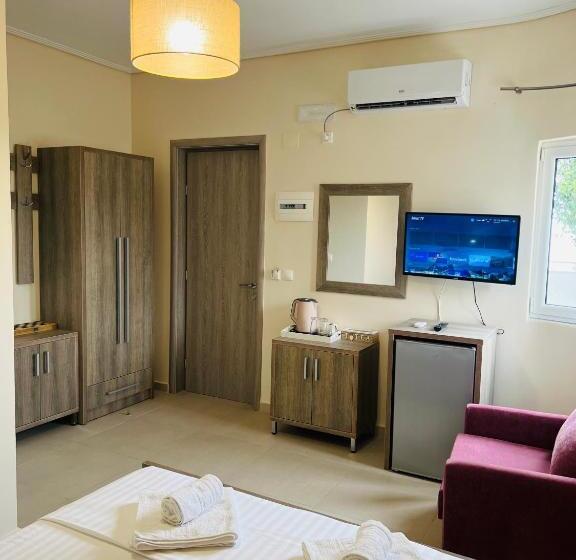 هاستل Mistral Inn