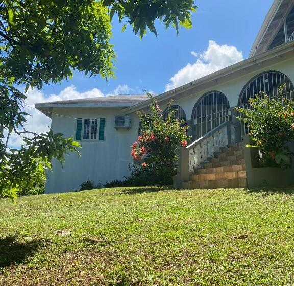 پانسیون Lachemar Guest House