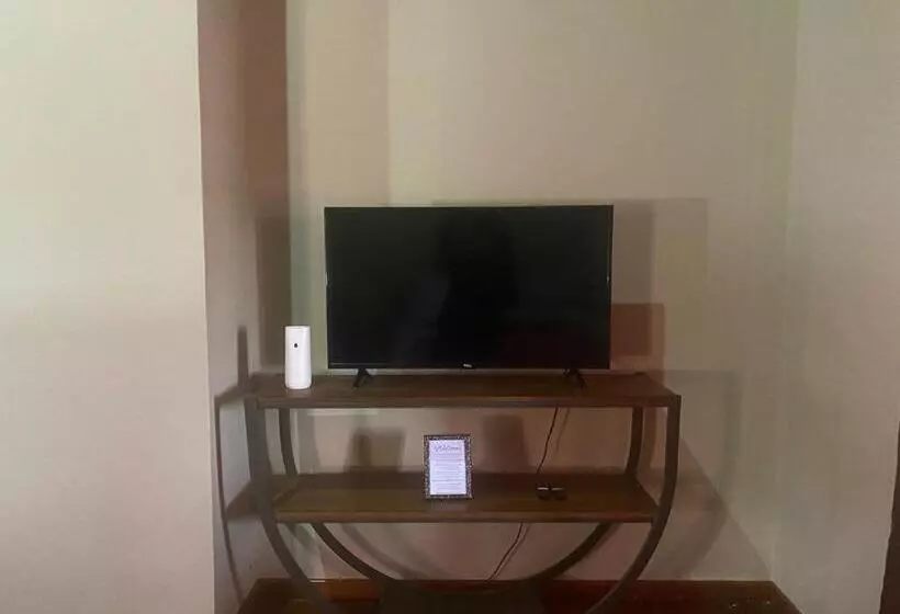 پانسیون Lachemar Guest House