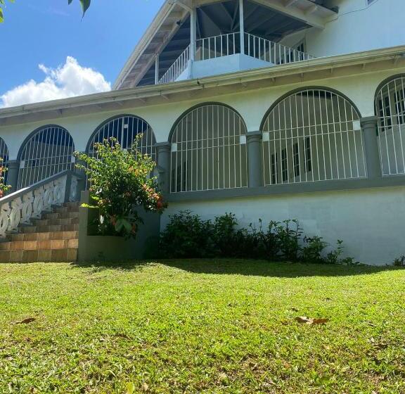 پانسیون Lachemar Guest House