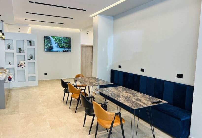 Central Boutique Hostel