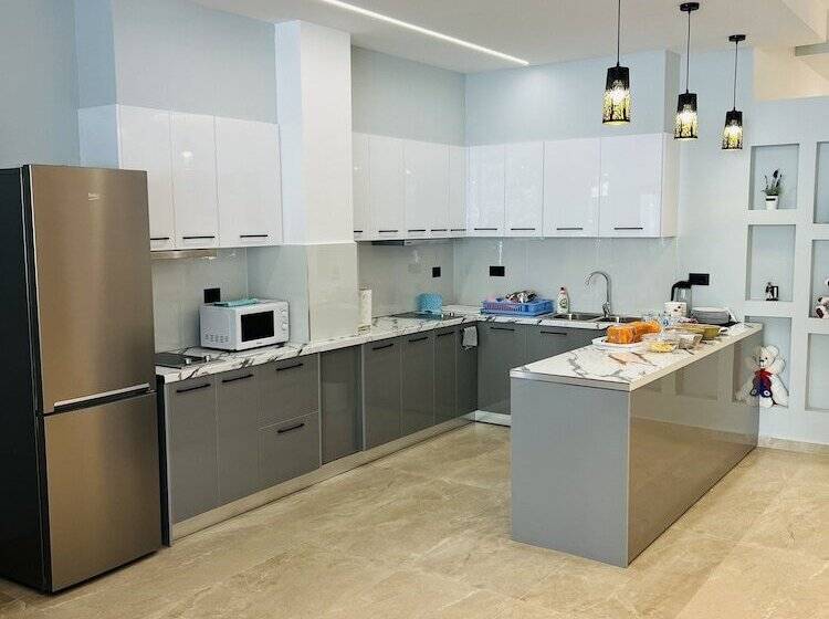 Central Boutique Hostel