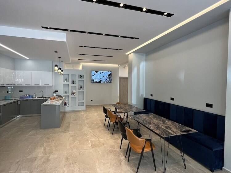 Central Boutique Hostel