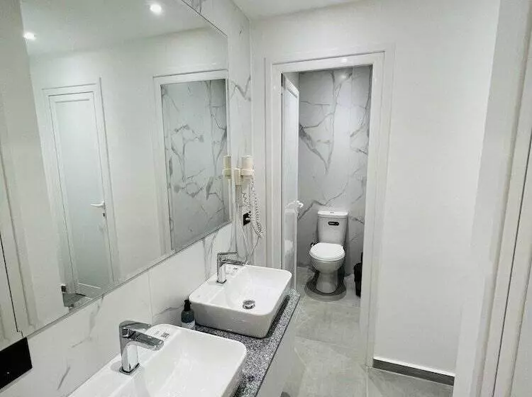 Central Boutique Hostel