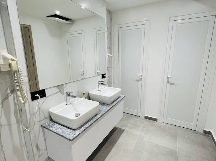 Central Boutique Hostel