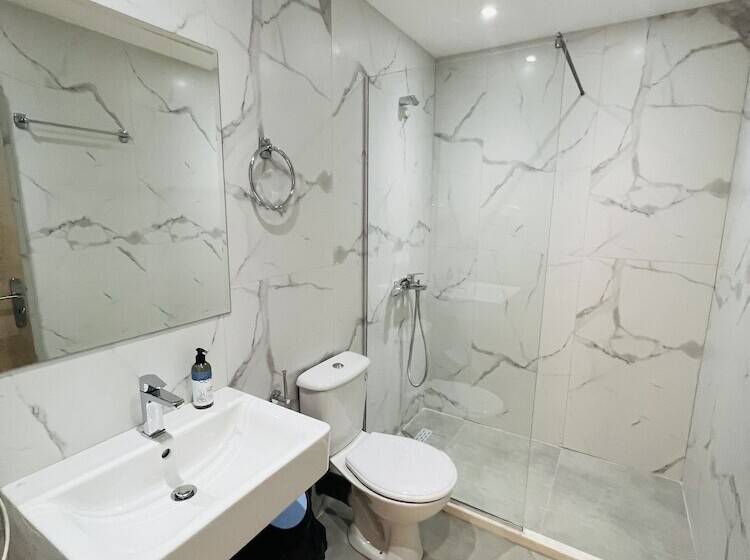 Central Boutique Hostel