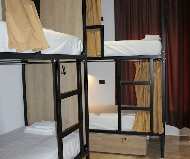 Central Boutique Hostel