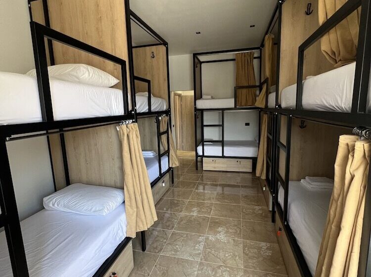 Central Boutique Hostel