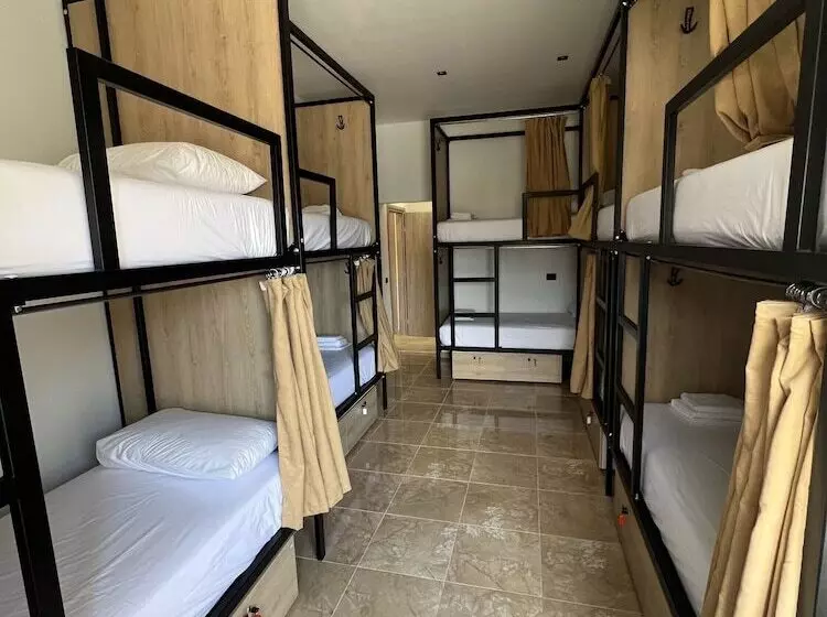 Central Boutique Hostel