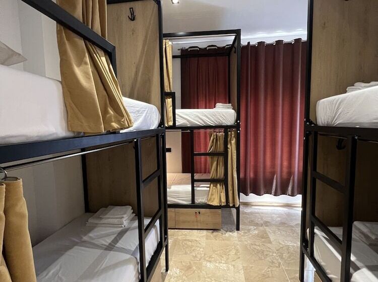 Central Boutique Hostel