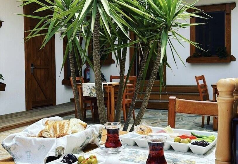 هتل Bodrum Konağı