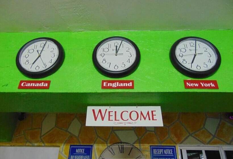 هتل Tropical Manor Inn