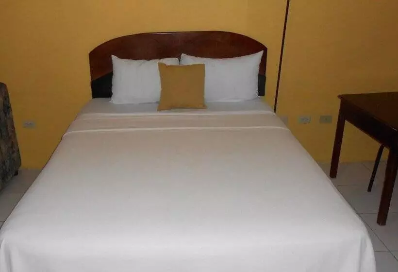 هتل Tropical Manor Inn