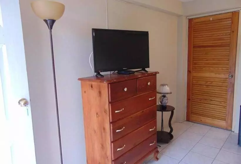 هتل Tropical Manor Inn