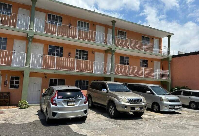 هتل Tropical Manor Inn