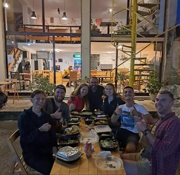 Traveler Hostel