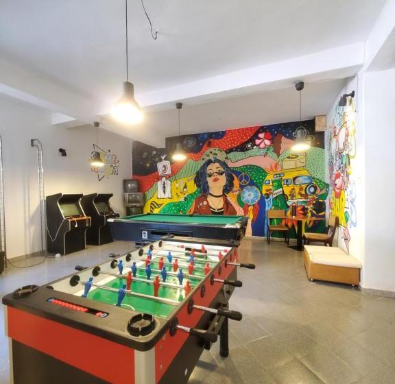 Traveler Hostel