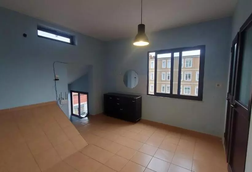 Traveler Hostel