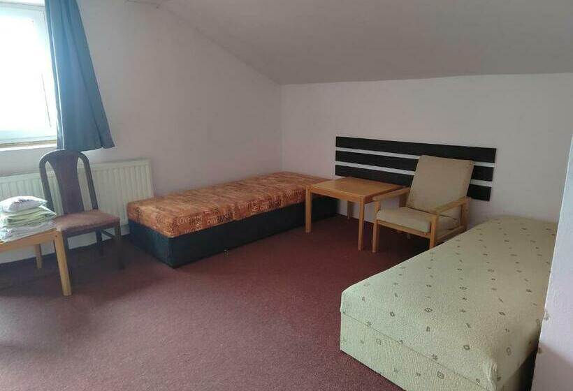 Szálló Penzion U Kováře Vedlejší Budova