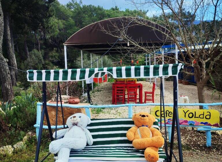 تختخواب و صبحانه Yolda Bungalow Cafe