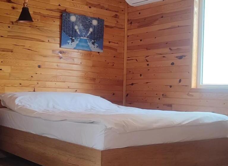 تختخواب و صبحانه Yolda Bungalow Cafe