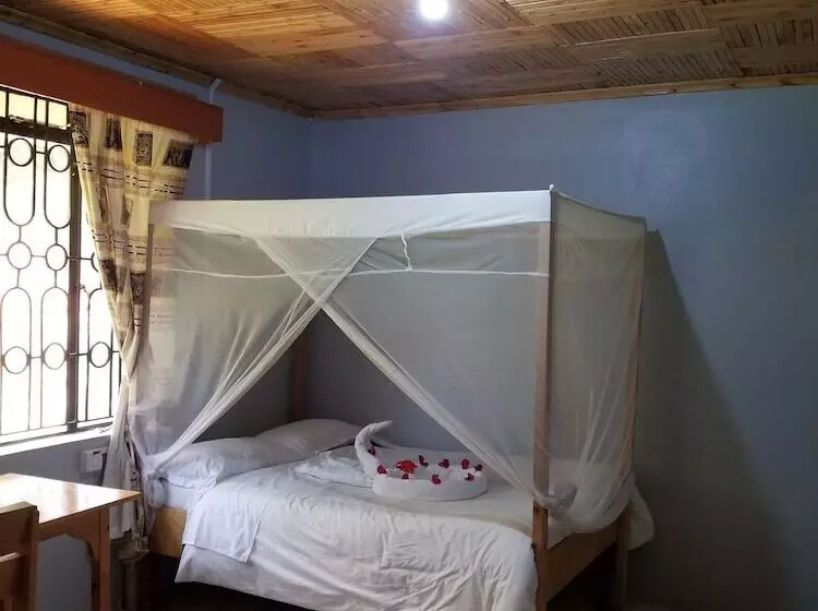 هتل Mataman Gardens