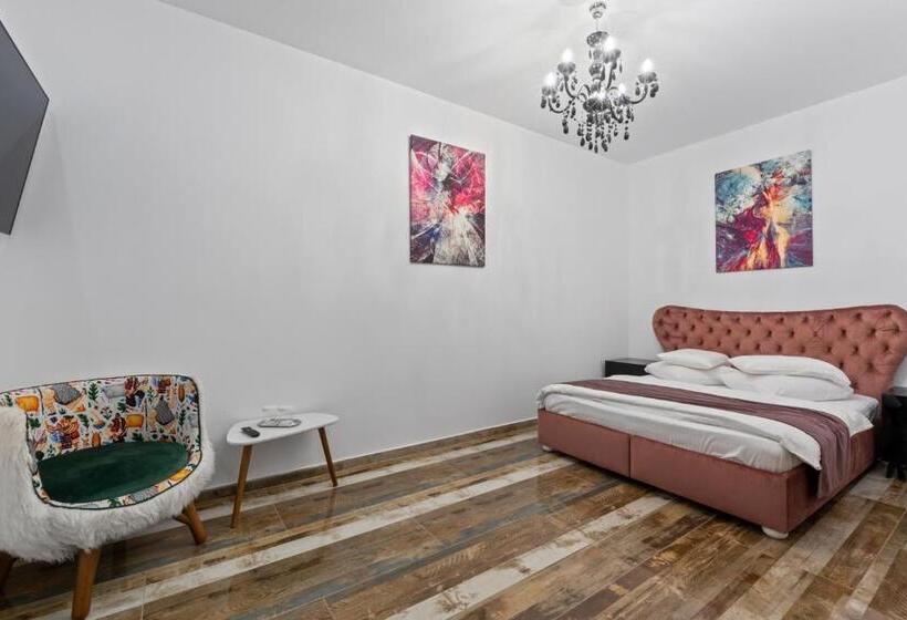 هتل Transylvania House