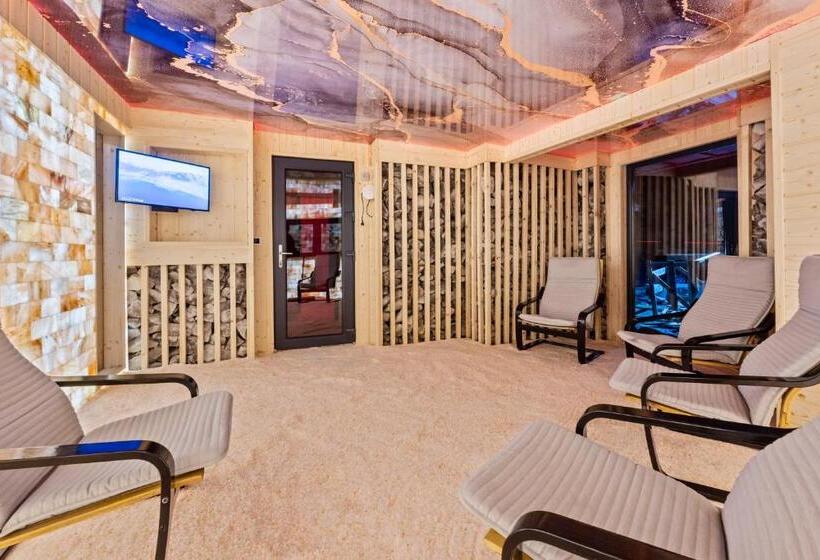 هتل Transylvania House