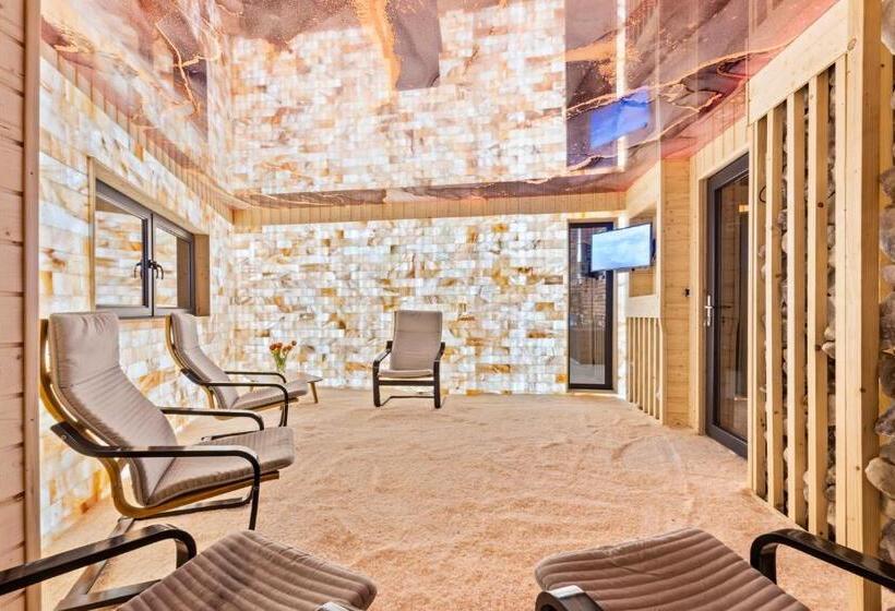 هتل Transylvania House