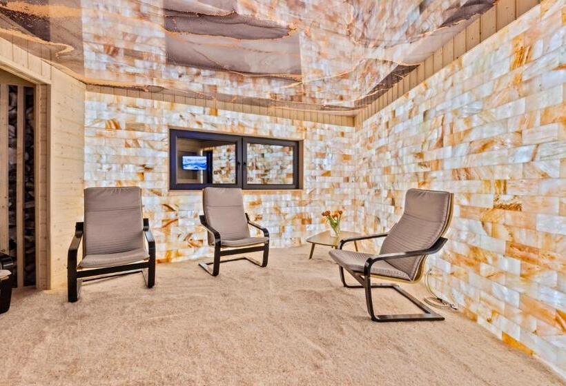 هتل Transylvania House