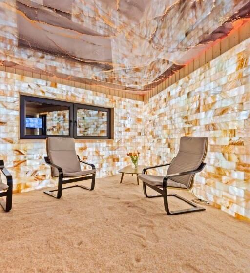 هتل Transylvania House