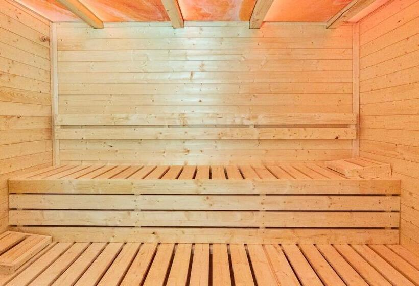 هتل Transylvania House