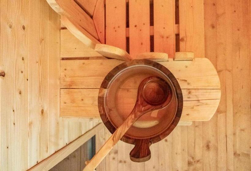 هتل Transylvania House