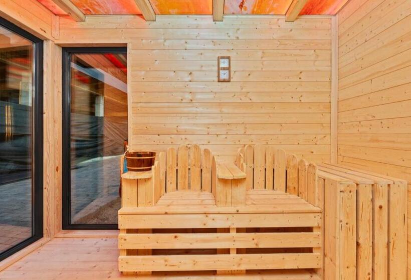 هتل Transylvania House