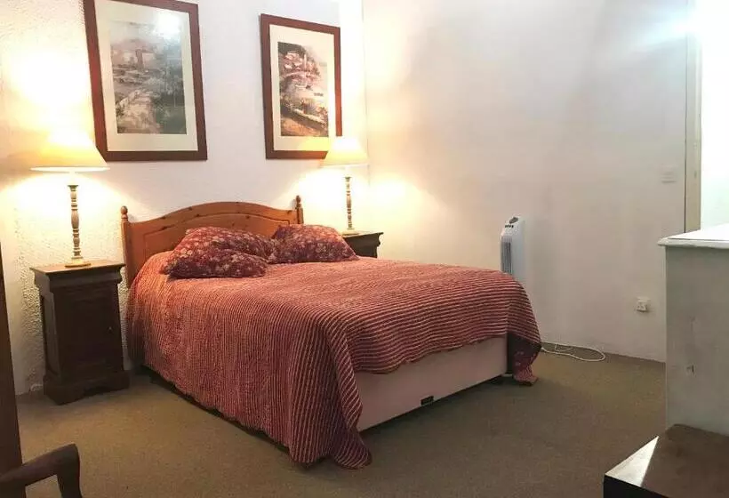 ペンション Chateau Guest House