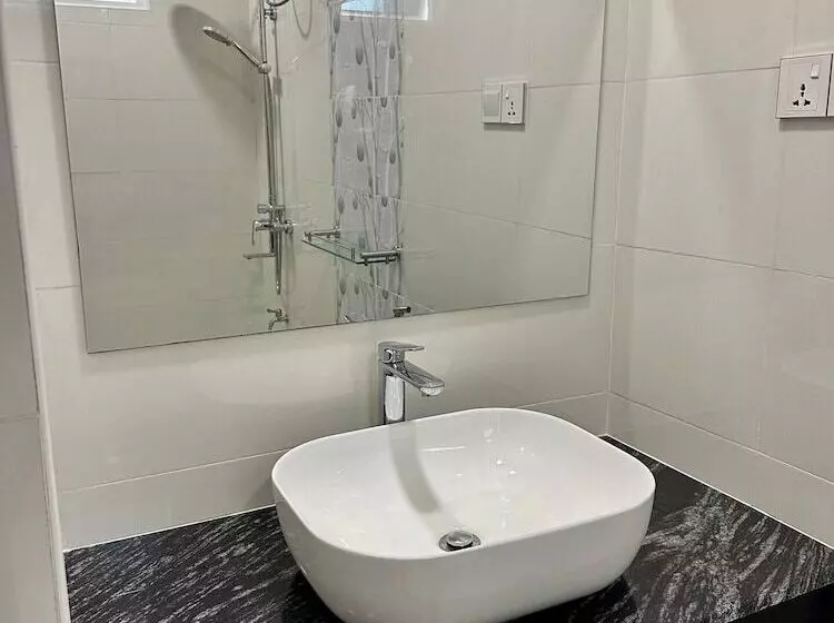 پانسیون Equator Retreat