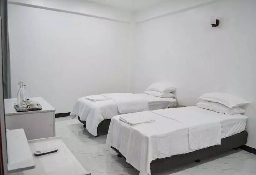 پانسیون Equator Retreat