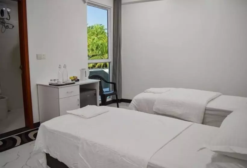 پانسیون Equator Retreat