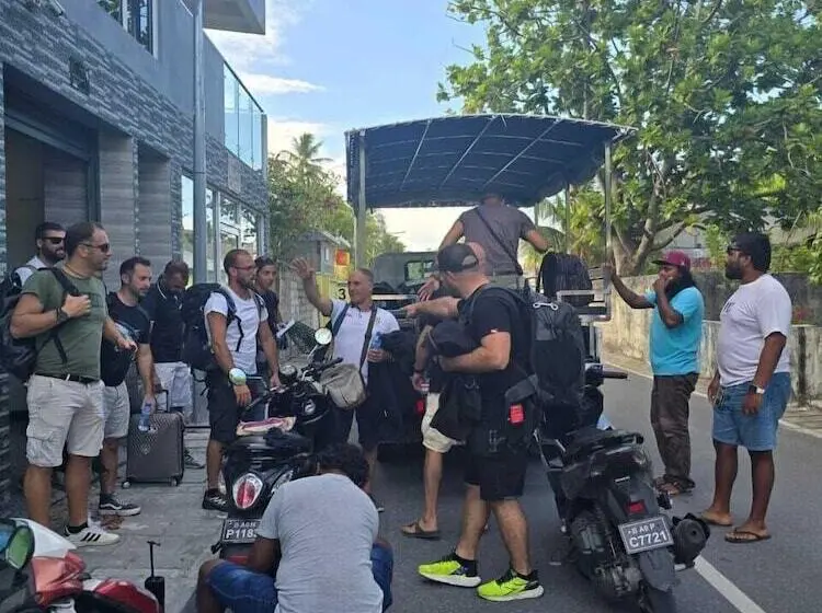 پانسیون Equator Retreat