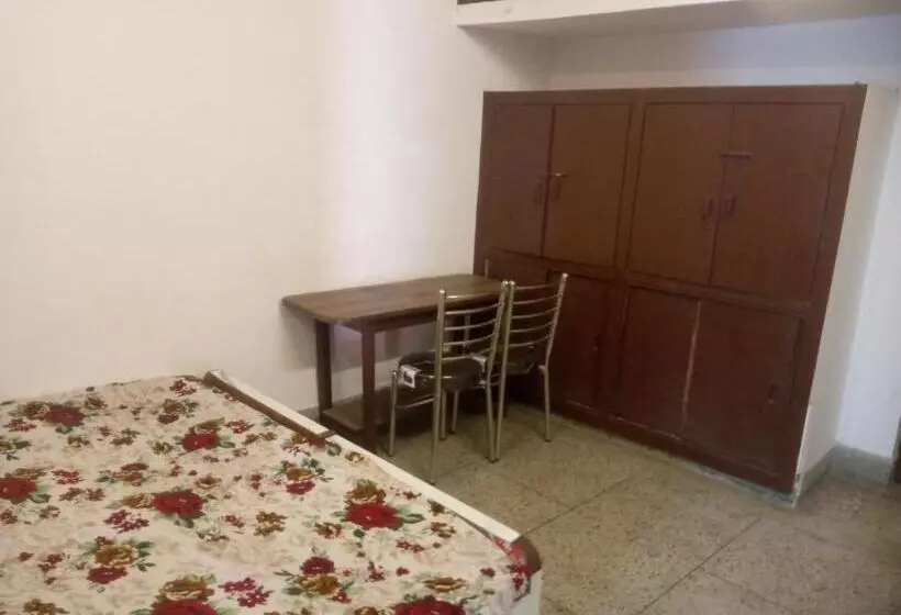 Travel Hostel In Heart Of Kanpur