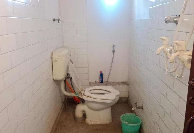 Travel Hostel In Heart Of Kanpur