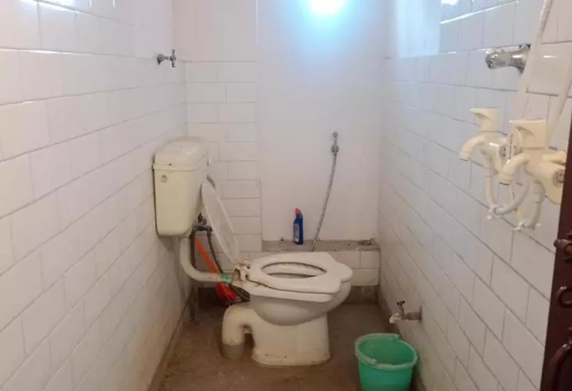 Travel Hostel In Heart Of Kanpur