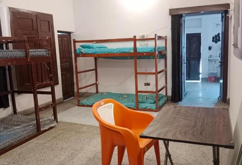 Travel Hostel In Heart Of Kanpur