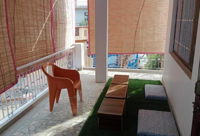 Travel Hostel In Heart Of Kanpur