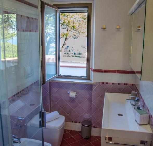 تختخواب و صبحانه La Ginestra In Fiore Camere